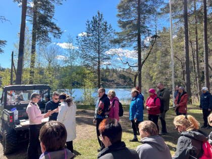 Hengellisyys voimavarana-päivän ehtoollinen ulkona.